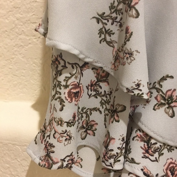 Mossimo Flowy Floral Blouse - Picture 5 of 6